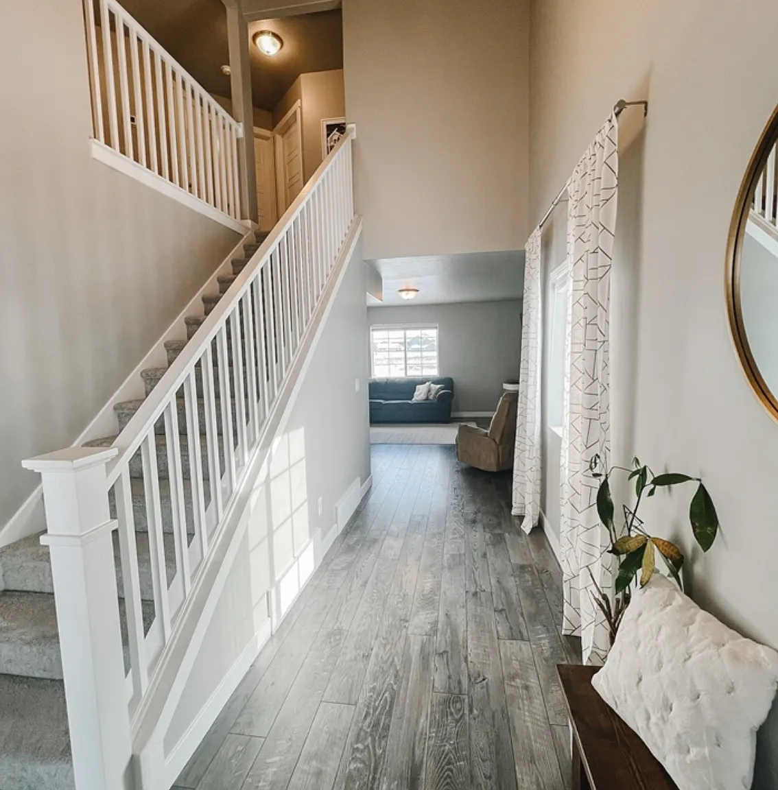 4 bed, 3.5 bath, 2400 sqft, $3,000 — Photo 2
