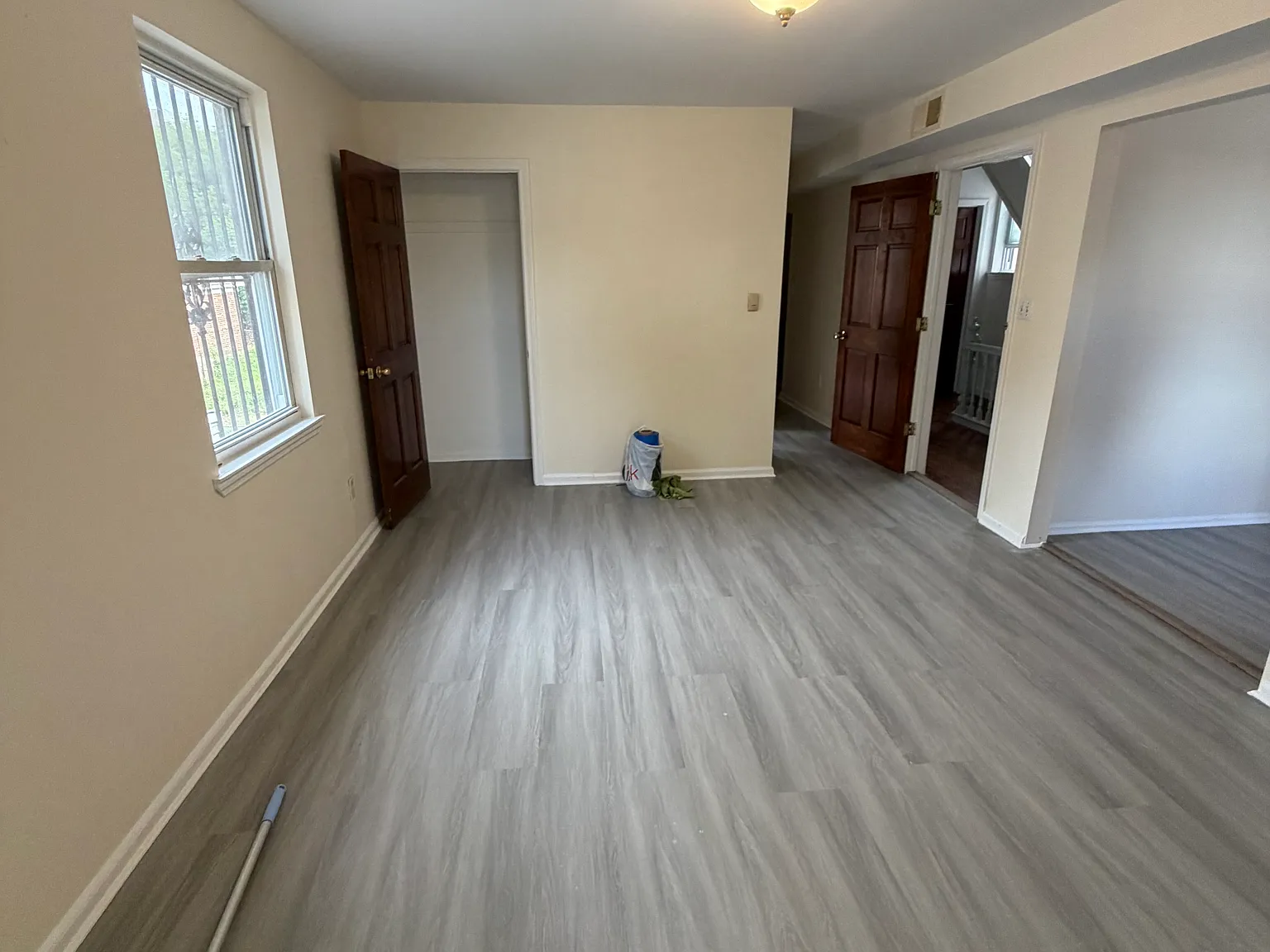 3 bed, 1.5 bath, 950 sqft, $2,800 — Photo 2
