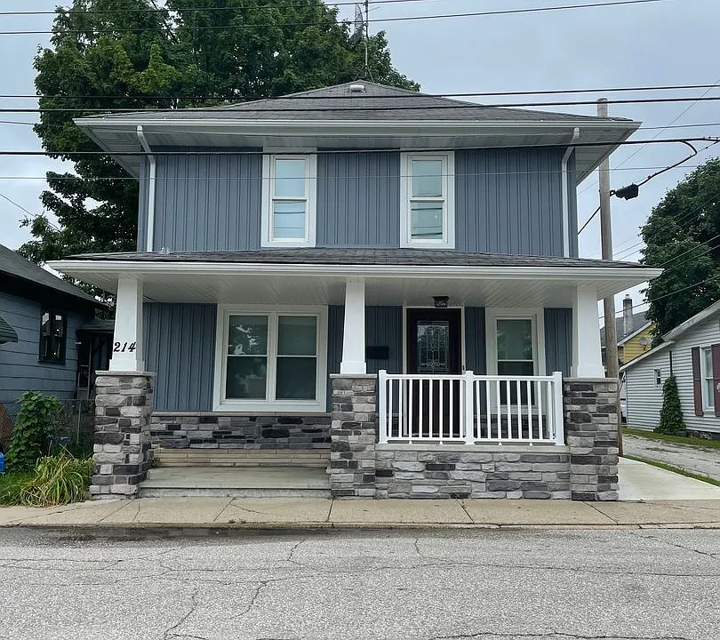 214 New St