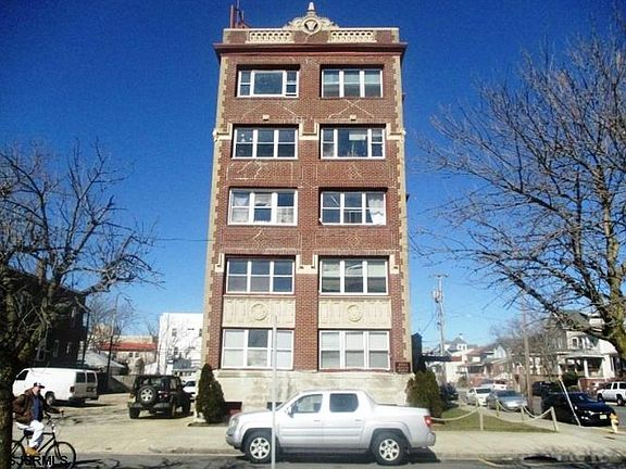 3rd image of 3501 Ventnor Ave #D3-403