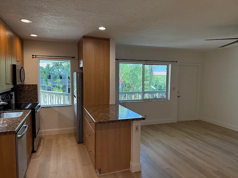 1423 Holly Heights Dr #13 — Photo 4