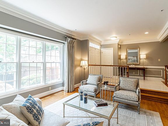 4th image of 8325 Turnberry Ct