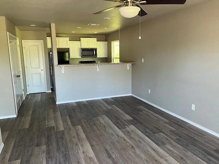 629 Alma Ave — Photo 2