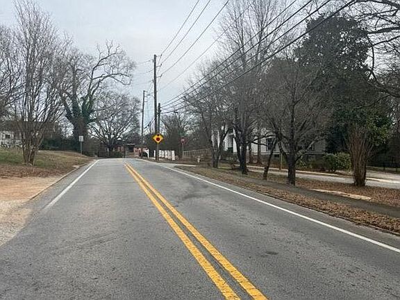 4th image of 202 Lovvorn Rd