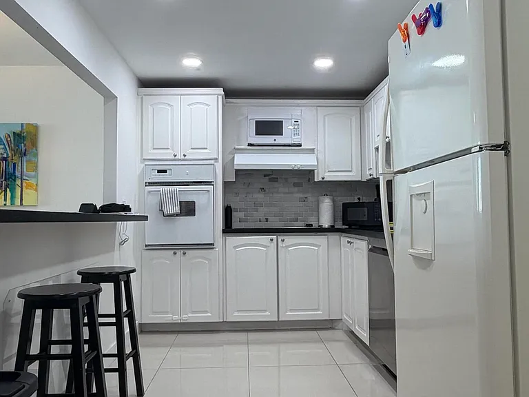 19390 Collins Ave #1103 — Photo 3
