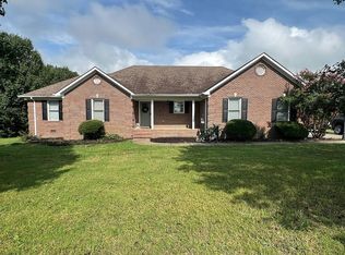 21 Jonathan Dr, Fayetteville, TN 37334