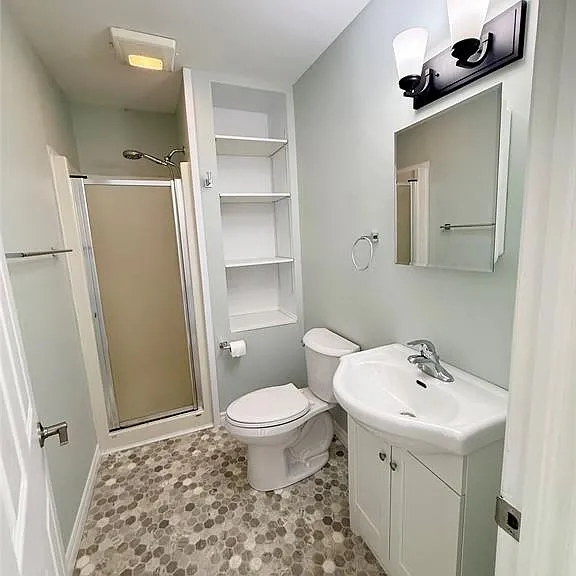 20 McNaughton Ave — Photo 11