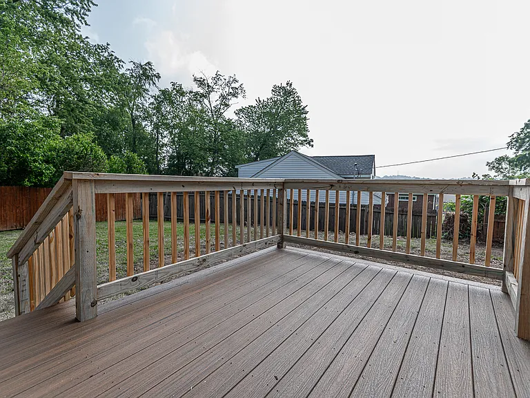1104 Shadycrest Dr — Photo 28