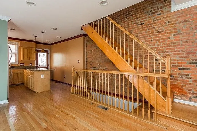 143 S Robinson Street — Photo 2