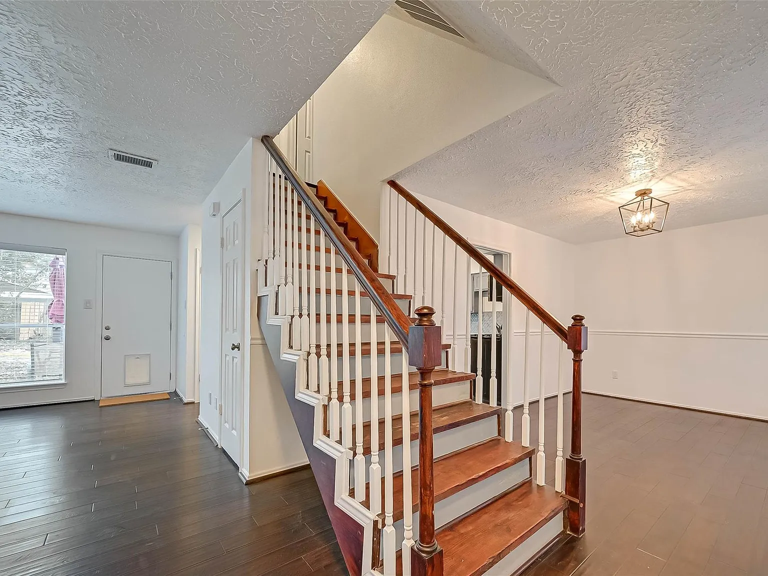 3 bed, 2.5 bath, 1604 sqft, $1,950 — Photo 4