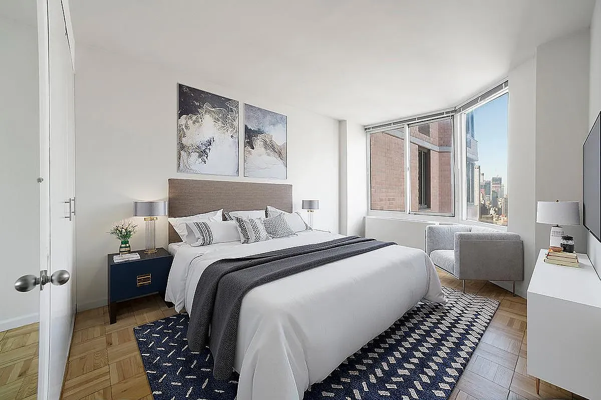 240 East 39th Street — Photo 2