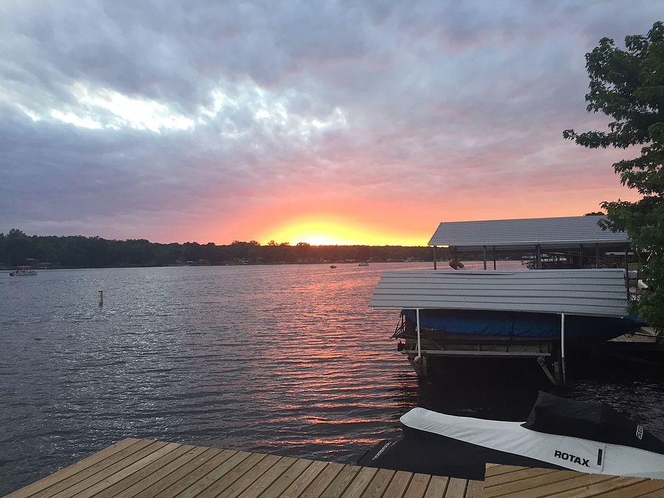 1st image of 519 Lakeside Dr