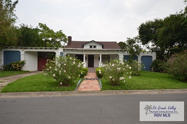 1st image of 208 Sunset Dr