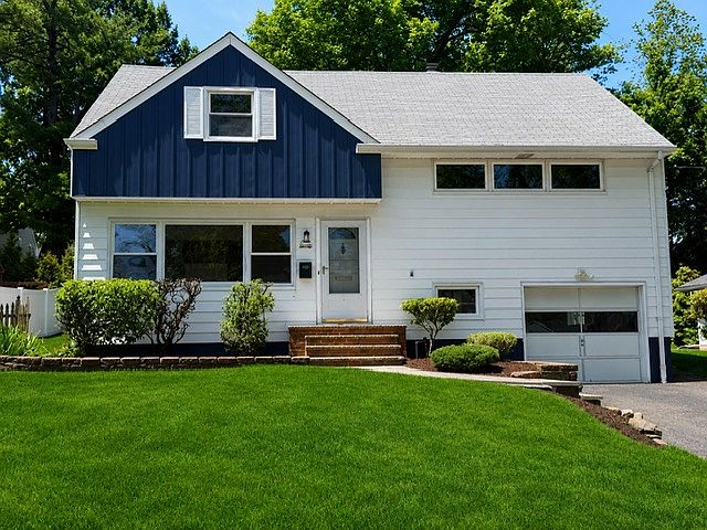 1st image of 920 Eastlawn Dr