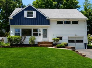 920 Eastlawn Dr, Teaneck, NJ 07666