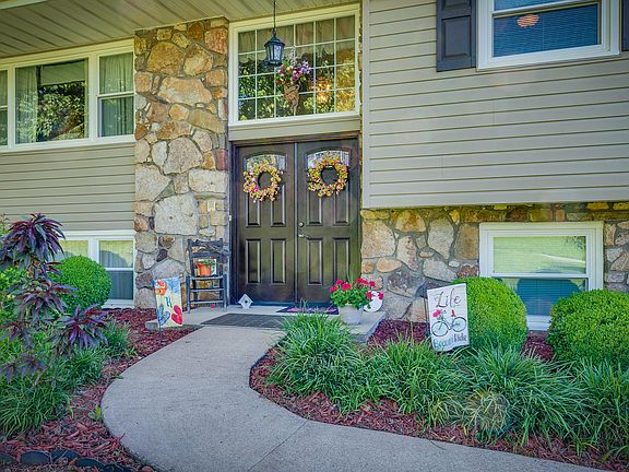 5th image of 1027 Starling Dr