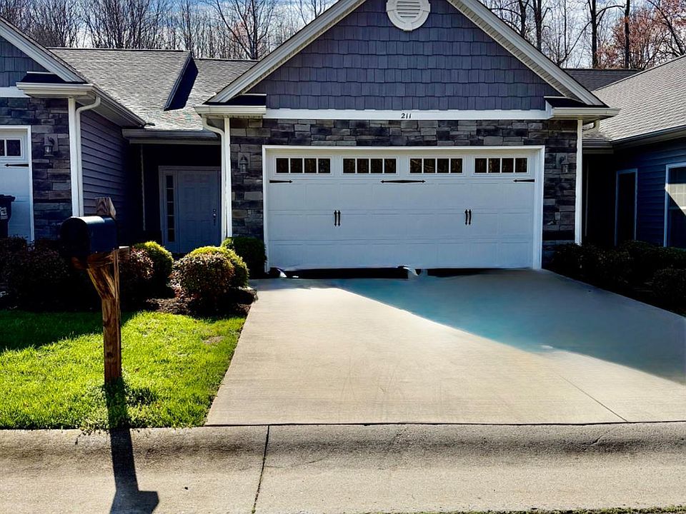1st image of 211 Bella Ct