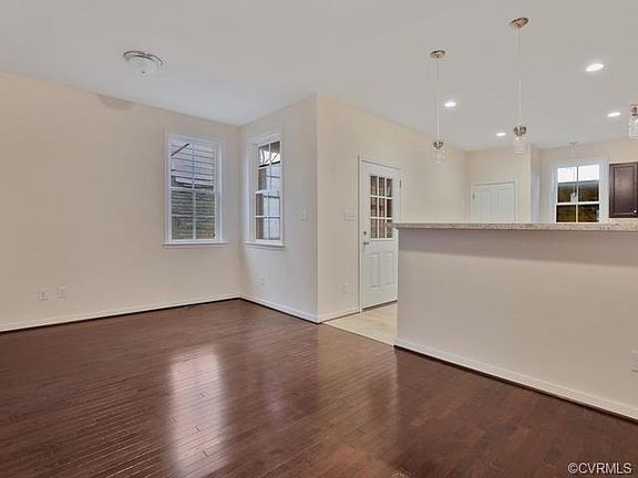5th image of 205 E 18th St