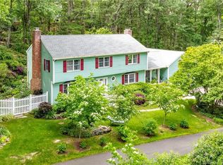 124 Mill Spring Ln, Stamford, CT 06903