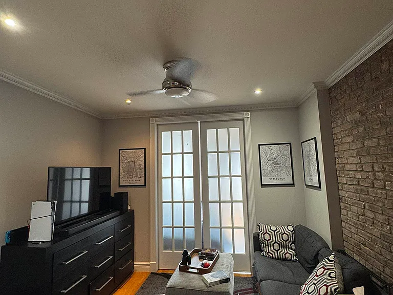 120 1/2 1st Ave #3 — Photo 7