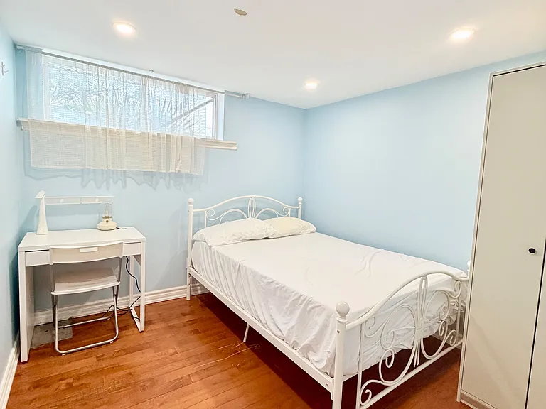 169 McGill St — Photo 8