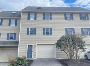 33 Fords Landing Dr, Dover, NH 03820