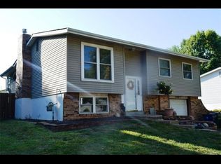 6069 Gettysburg Estates Dr, Saint Louis, MO 63129