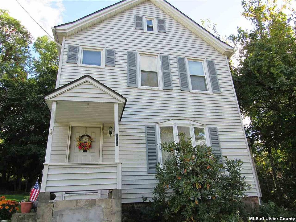 2nd image of 833 1st Ave