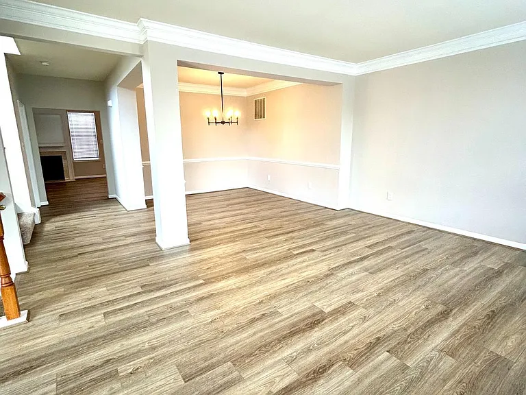 25937 Kirkwood Sq — Photo 9