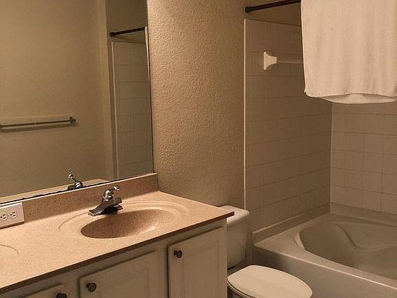 3rd image of 10075 N Gate Pkwy #2012