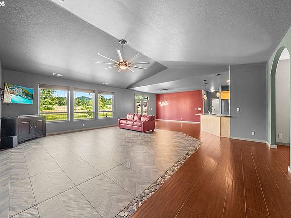 5th image of 230 Oleson Ln