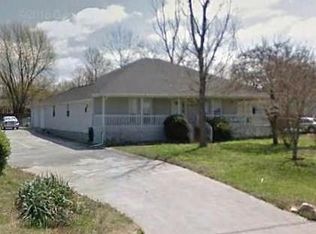 701 Ditmars Rd, Prairie Grove, AR 72753