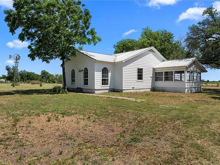198 County Road 483 — Photo 2