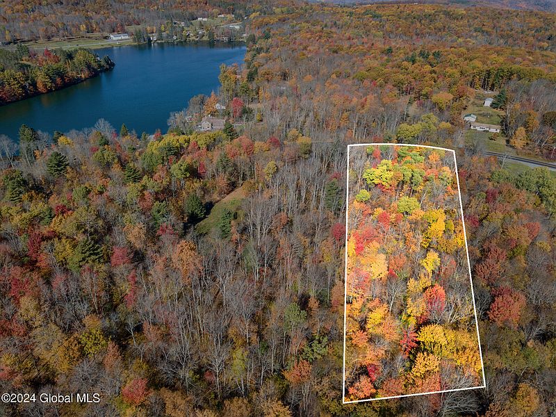 2nd image of 222 Sawyer Hollow Road