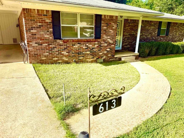 613 E Cedar St, Warren, AR 71671