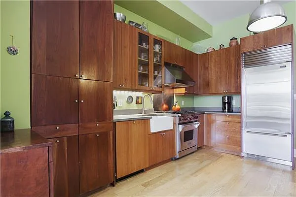 Sold by (Legacy) Elegran | media 2