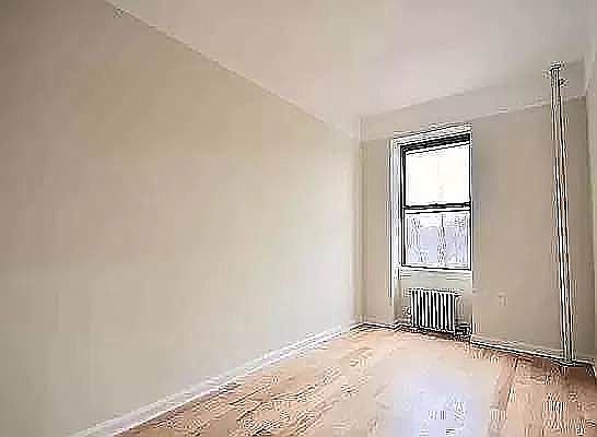 2nd image of 9 E 124th St