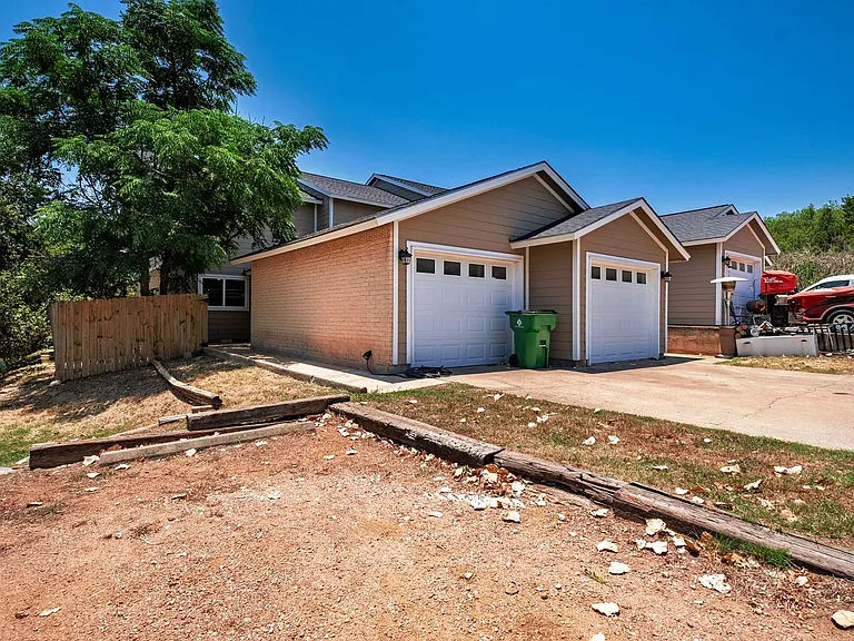 3904 Hudson Bend Rd #A — Photo 21