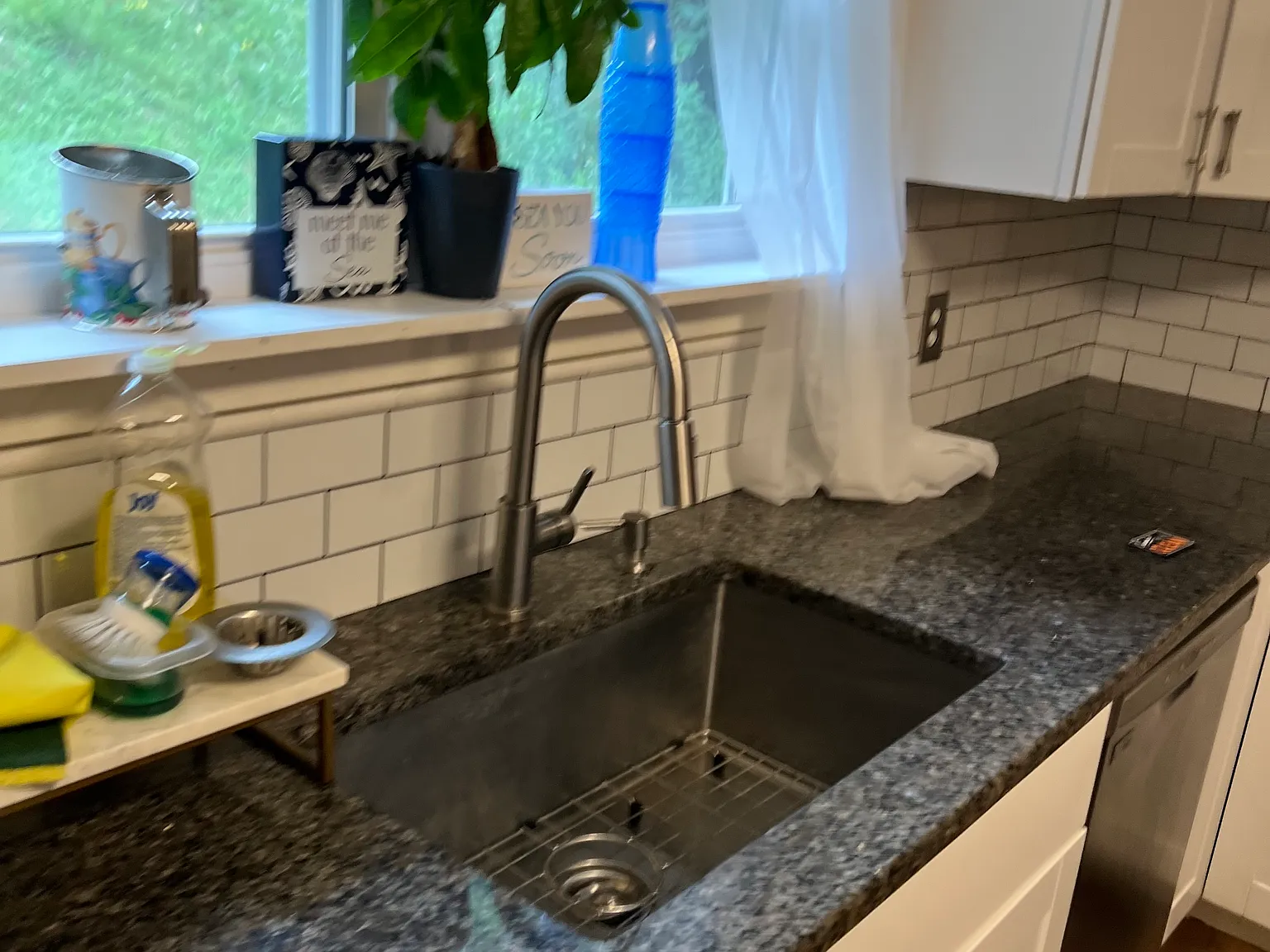 4 bed, 2042 sqft, $3,500 — Photo 4