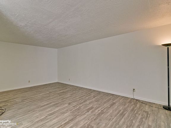 4th image of 183 Del Medio Ave APT 116