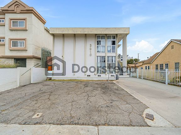 3rd image of 3610 Westwood Blvd APT 1