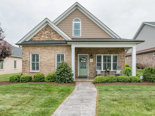 1111 Lindenshire Dr, Forest, VA 24551