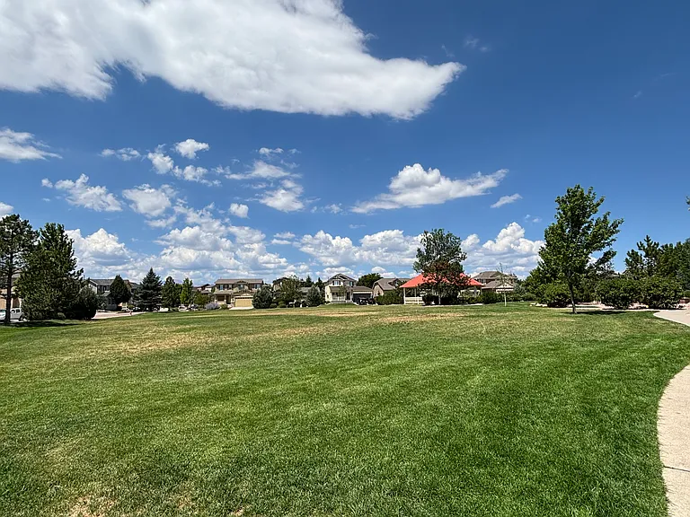 6594 Silverwind Cir — Photo 23