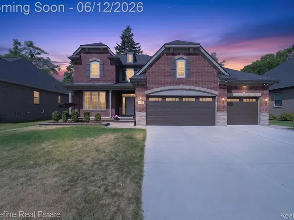 2976 Andlaur Dr, Rochester, MI 48307