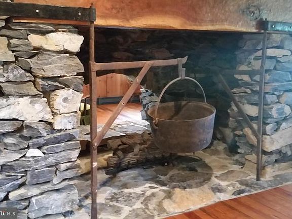 5th image of 10460 Rock Bottom Ln