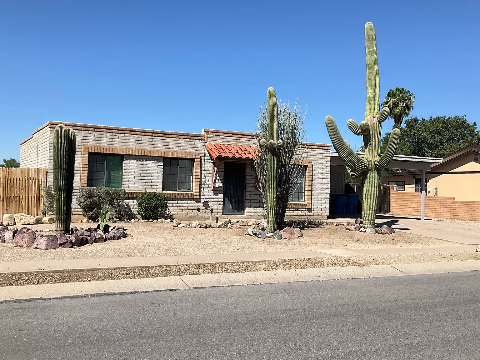 Cute Brick 3BR Home — Photo 1
