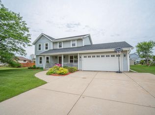W183S8583 Sue Marie Ln, Muskego, WI 53150