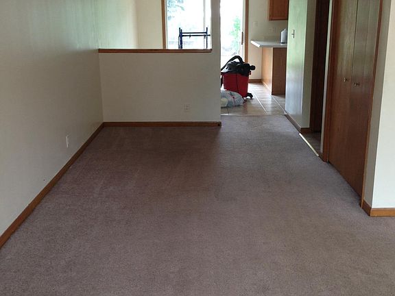 living  dinning eat in kitchen