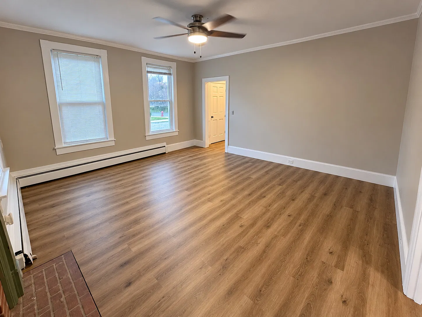 2 bed, 850 sqft, $1,695 — Photo 4