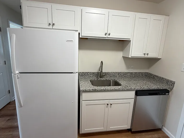 600 Sherwood Ave #604-1 — Photo 3